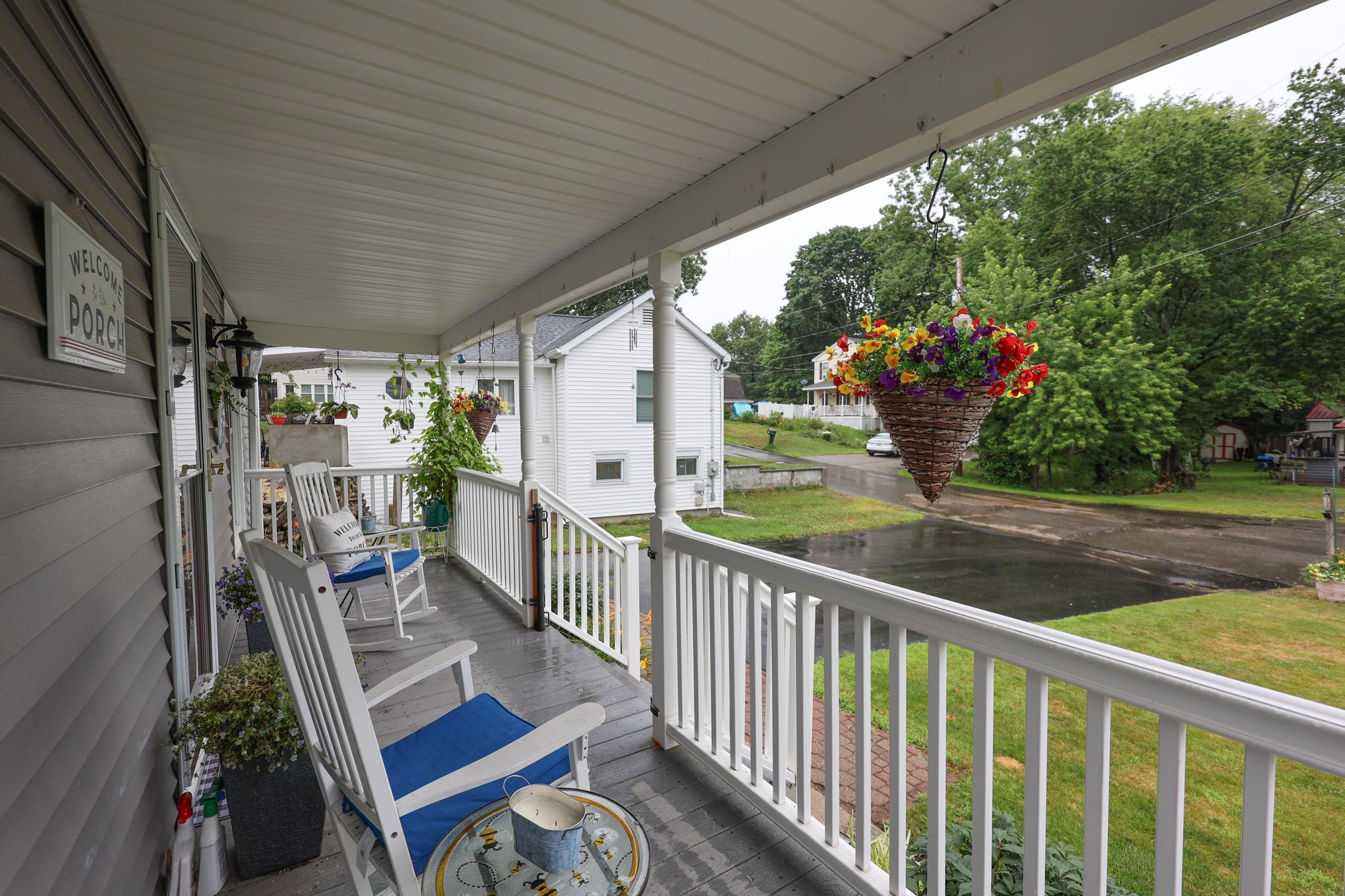 6 Concord Avenue Derry, NH 03038 - Photo 3 of 45