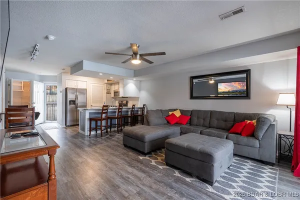 $277,000 | 40 Lighthouse Road, Unit 6205, Lake Ozark, MO 65049
