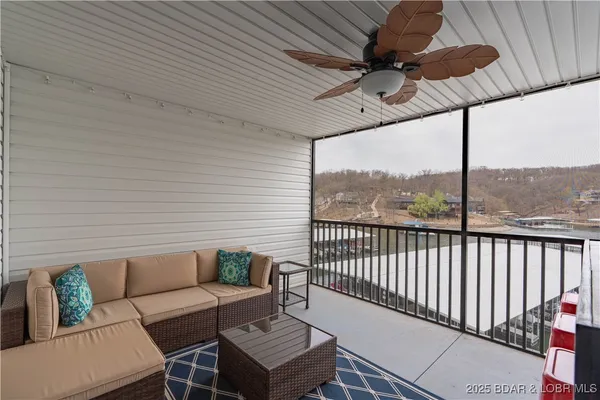 $277,000 | 40 Lighthouse Road, Unit 6205, Lake Ozark, MO 65049