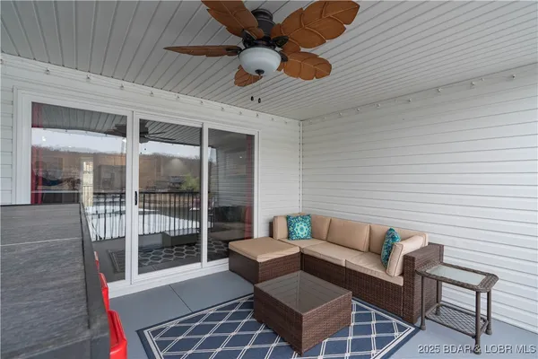 $277,000 | 40 Lighthouse Road, Unit 6205, Lake Ozark, MO 65049