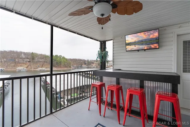 $285,000 | 40 Lighthouse Road, Unit 6205, Lake Ozark, MO 65049