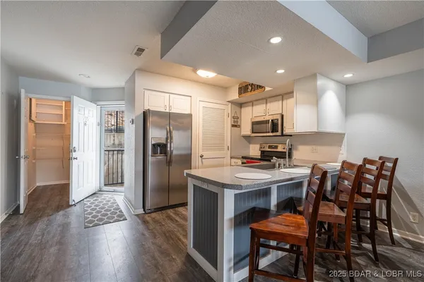 $277,000 | 40 Lighthouse Road, Unit 6205, Lake Ozark, MO 65049