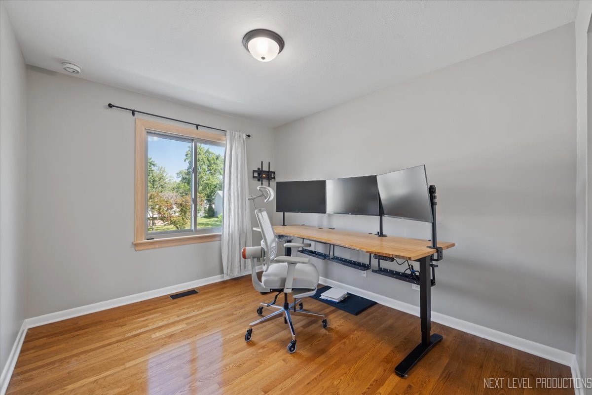 3011 Scenicwood Lane Woodridge, IL 60517 - Photo 16 of 21 a workspace with furniture and a window