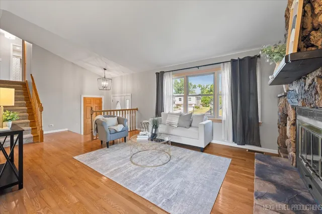 $455,000 | 3011 Scenicwood Lane, Woodridge, IL 60517