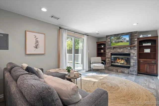 $455,000 | 3011 Scenicwood Lane, Woodridge, IL 60517