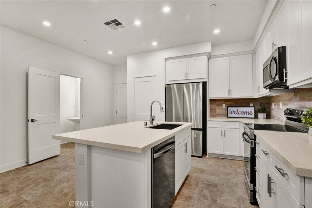 325 Hazel Rancho Mission Viejo, CA 92694 - Photo 4 of 19