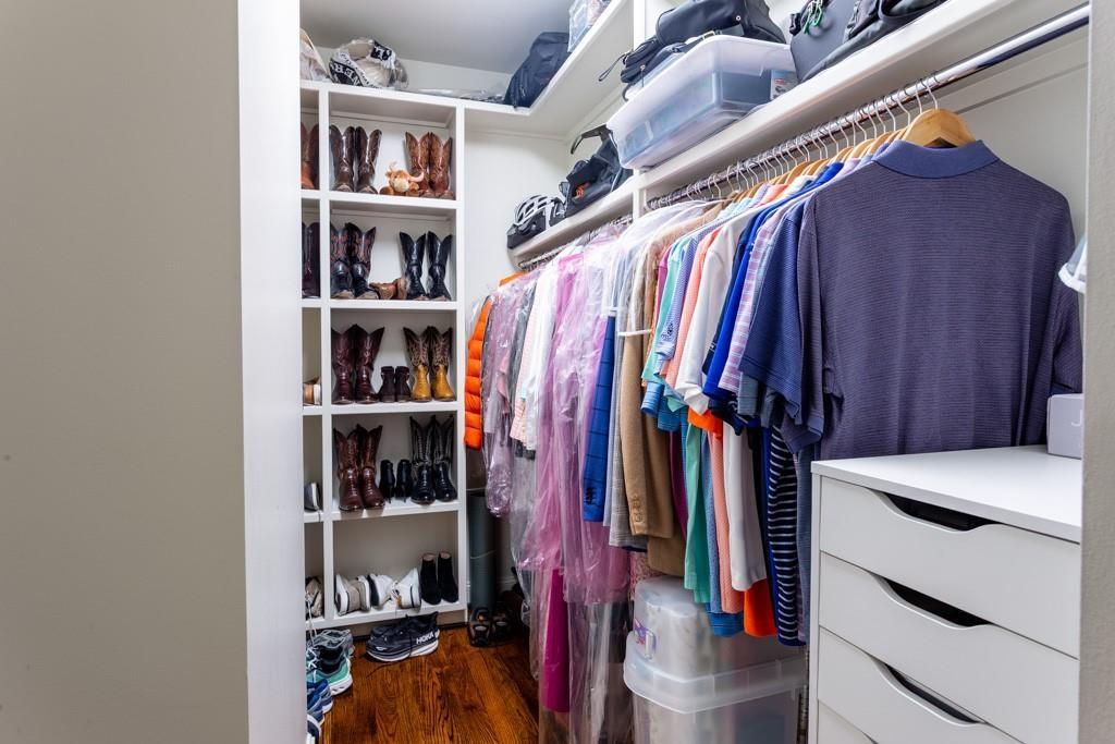 2525 North Pearl Street, Unit 1201 Dallas, TX 75201 - Photo 27 of 40 Guest Suite walk-in Closet