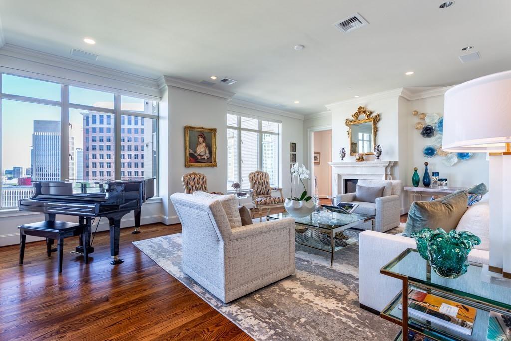 2525 North Pearl Street, Unit 1201 Dallas, TX 75201 - Photo 6 of 40 Open plan perfect for entertaining.