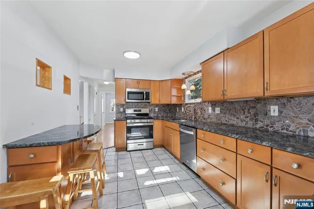 $6,000 | 51 Day Avenue, Tenafly, NJ 07670