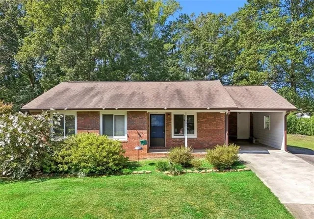 $1,950 | 886 Perimeter Road, Dawsonville, GA 30534