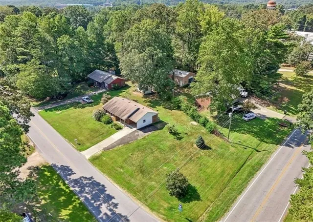 $1,950 | 886 Perimeter Road, Dawsonville, GA 30534