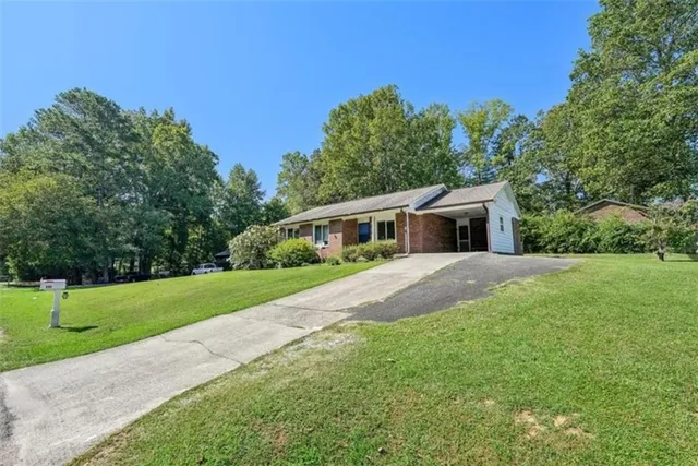 $1,950 | 886 Perimeter Road, Dawsonville, GA 30534