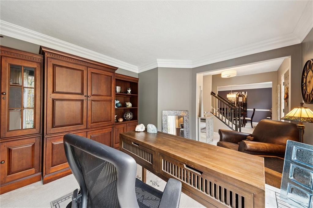 313 Timberlake Drive Venetia, PA 15367 - Photo 9 of 49 a dining room with furniture and window