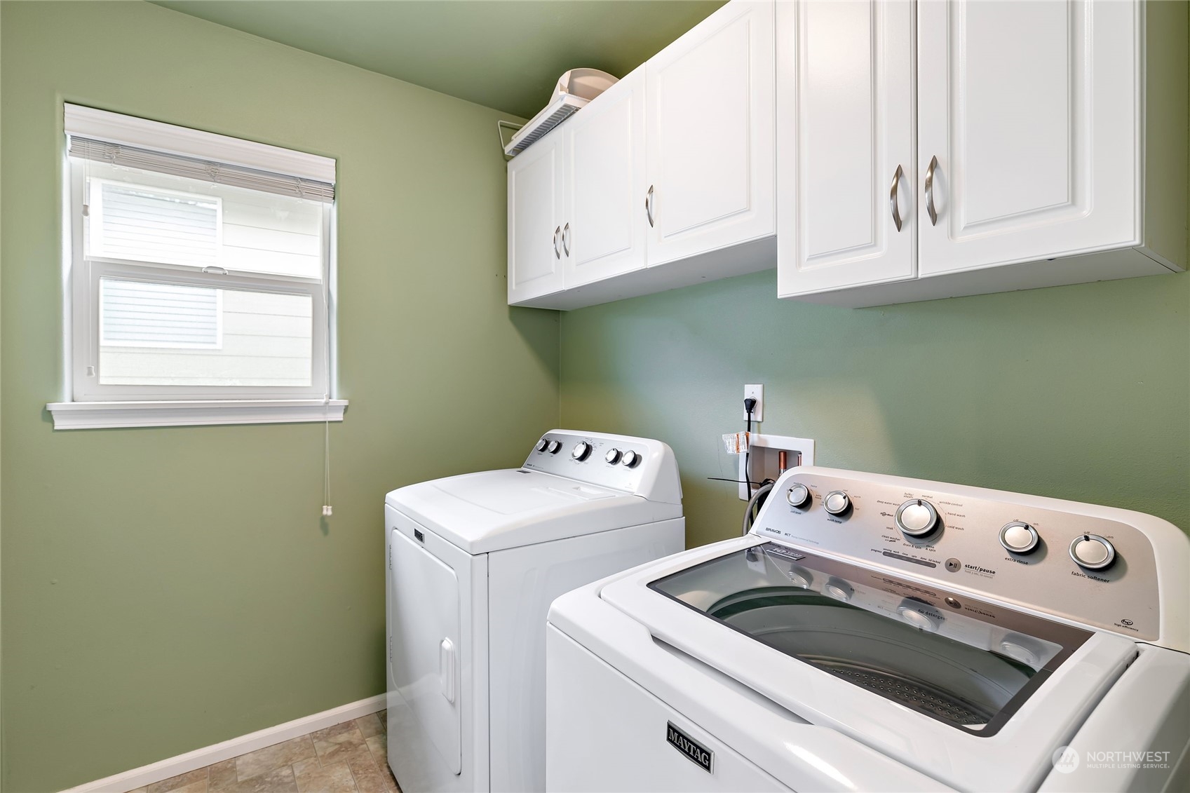 1700 235th Place Southwest Bothell, WA 98021 - Photo 25 of 36 a utility room with dryer and washer
