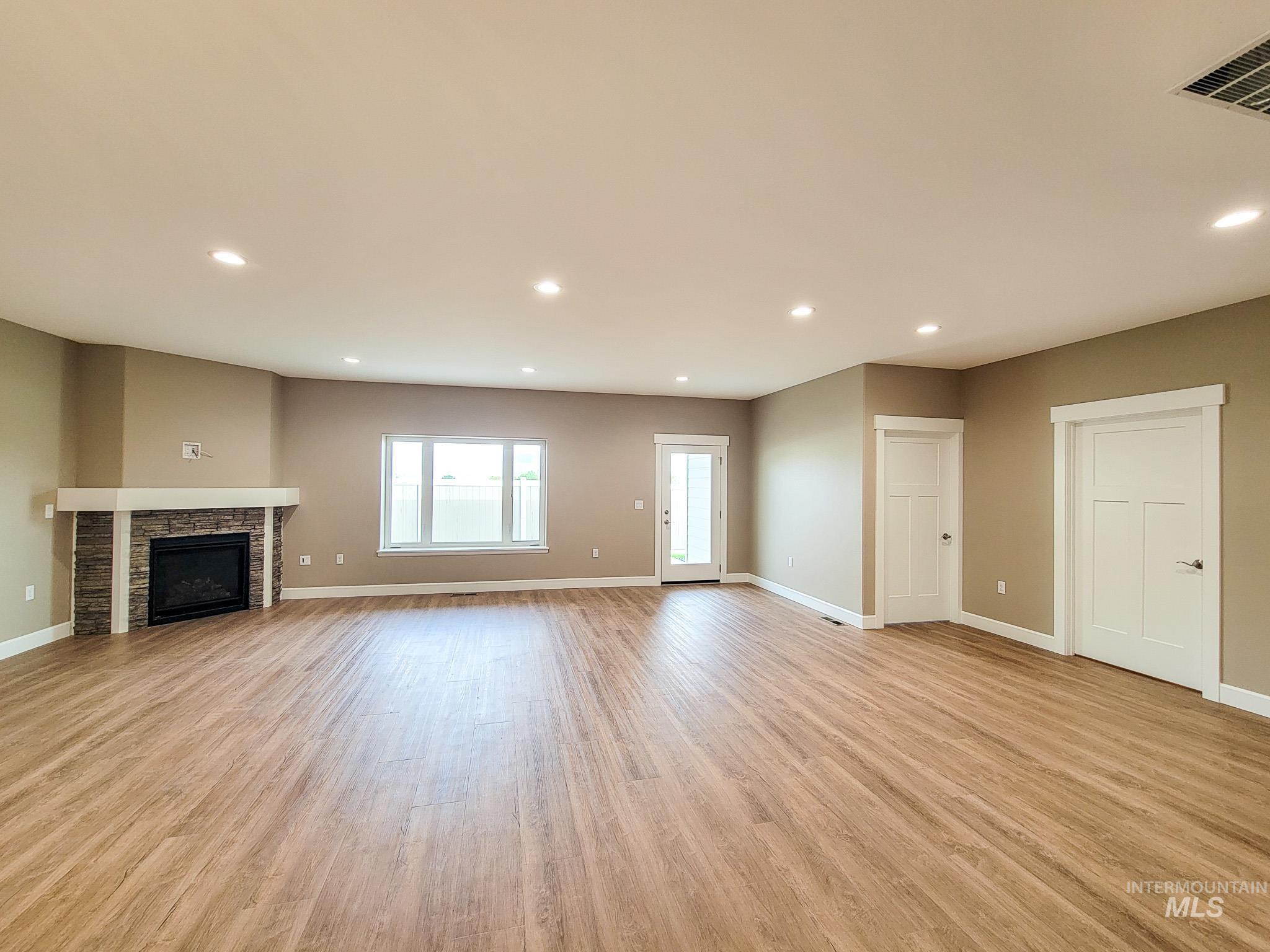 2103 Alder, Unit B Lewiston, ID 83501 - Photo 3 of 27