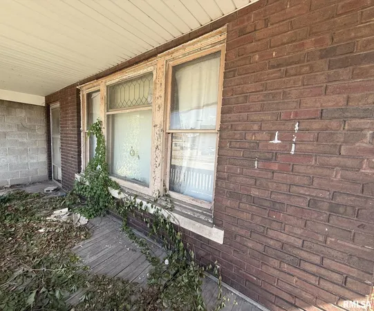 $19,900 | 39 South Chambers Street, Galesburg, IL 61401