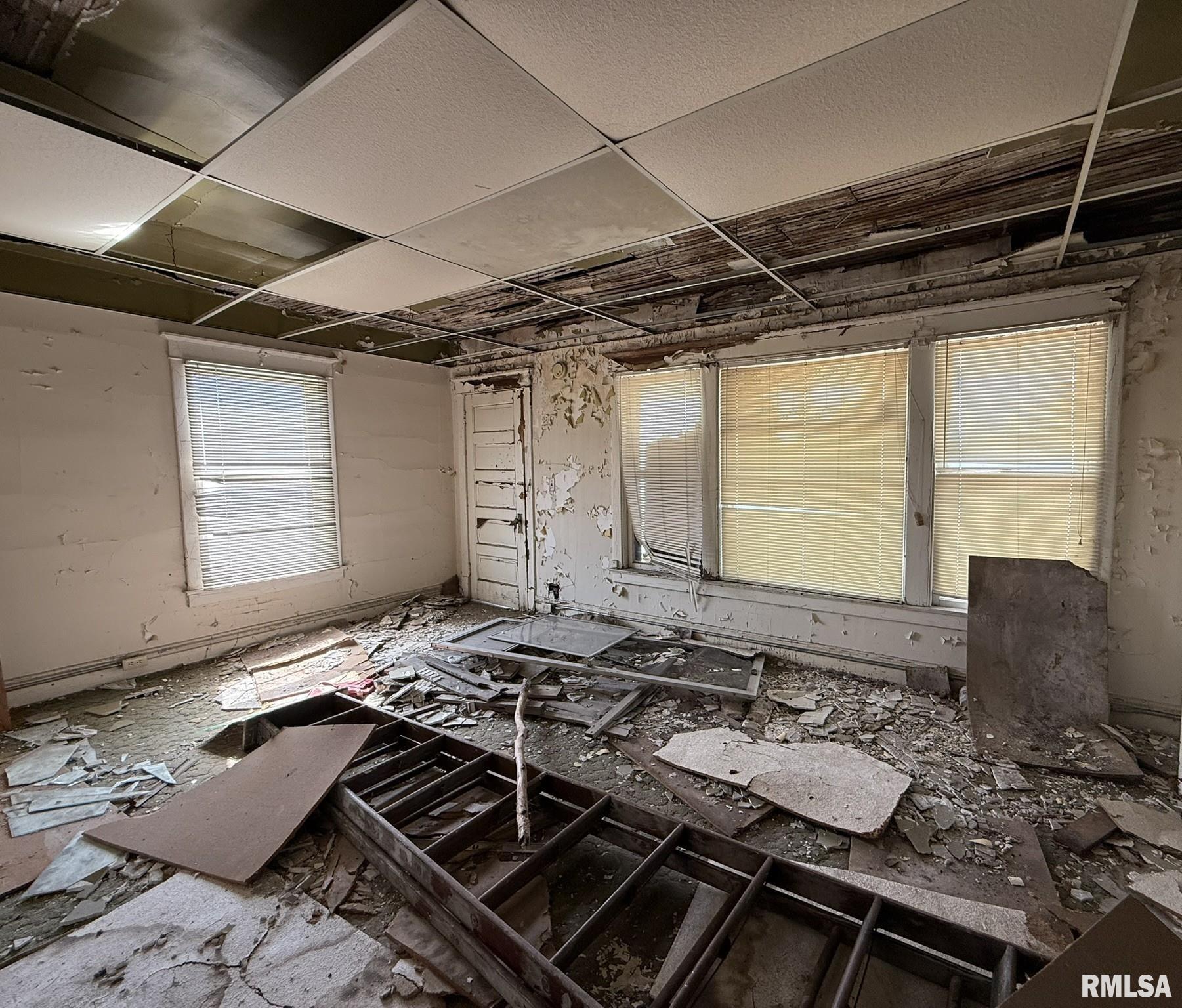 39 South Chambers Street Galesburg, IL 61401 - Photo 14 of 22