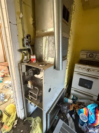 $19,900 | 39 South Chambers Street, Galesburg, IL 61401