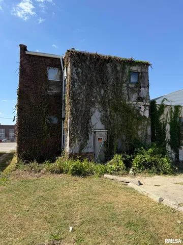 $39,900 | 39 South Chambers Street, Galesburg, IL 61401