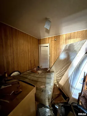 $19,900 | 39 South Chambers Street, Galesburg, IL 61401