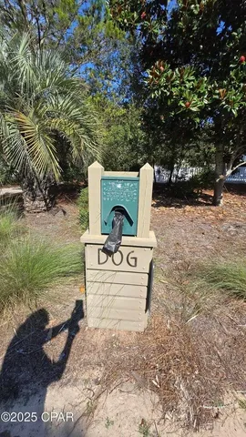 a view of a yard with an empty space