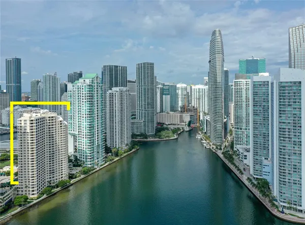 $5,250 | 888 Brickell Key Drive, Unit 512, Miami, FL 33131