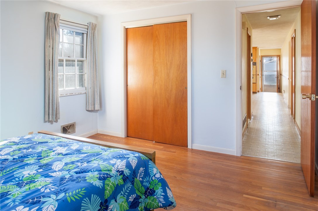 136 Larchmont Road Warwick, RI 02886 - Photo 5 of 18