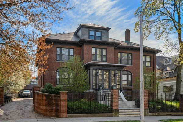 $2,499,000 | 157 Babcock Street, Unit 2, Brookline, MA 02446