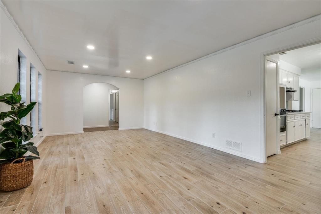 6115 Red Bird Court Dallas, TX 75232 - Photo 4 of 28