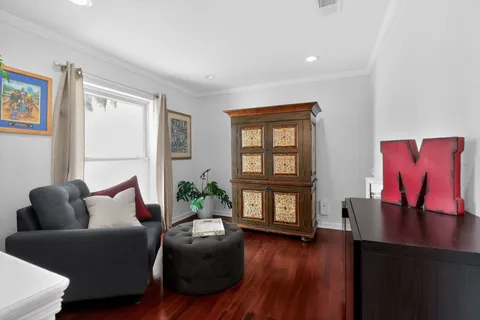 $979,000 | 8718 Tallwood Drive, Austin, TX 78759