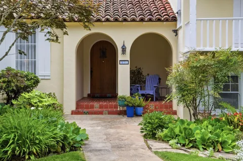 $4,300,000 | 901 Glen Way, Hillsborough, CA 94010