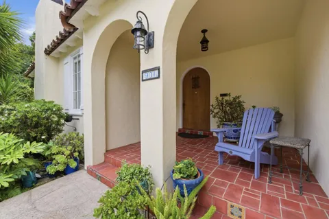 $4,300,000 | 901 Glen Way, Hillsborough, CA 94010