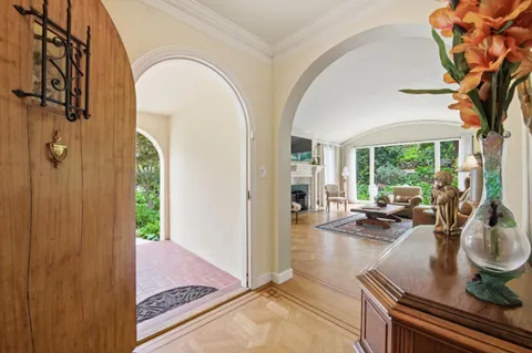 $4,300,000 | 901 Glen Way, Hillsborough, CA 94010