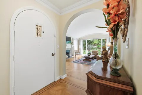 $4,300,000 | 901 Glen Way, Hillsborough, CA 94010