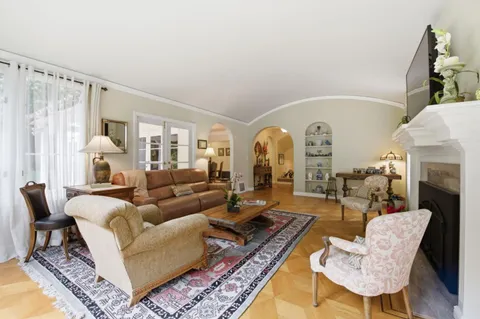 $4,300,000 | 901 Glen Way, Hillsborough, CA 94010