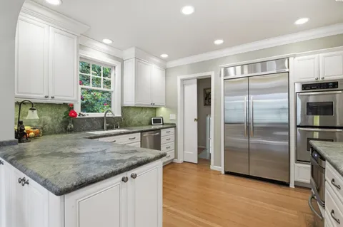 $4,300,000 | 901 Glen Way, Hillsborough, CA 94010