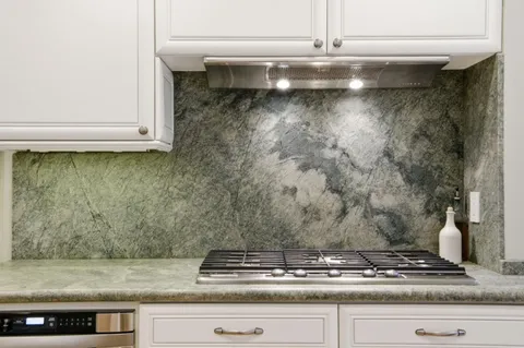 $4,300,000 | 901 Glen Way, Hillsborough, CA 94010