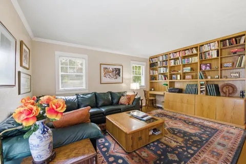 $4,300,000 | 901 Glen Way, Hillsborough, CA 94010