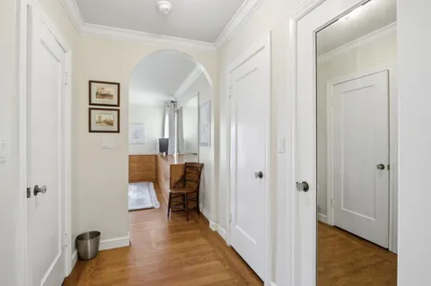 $4,300,000 | 901 Glen Way, Hillsborough, CA 94010