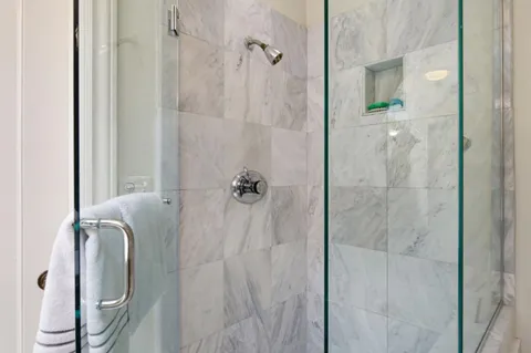 $4,300,000 | 901 Glen Way, Hillsborough, CA 94010