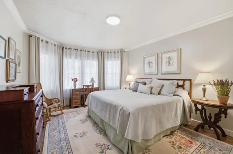 $4,300,000 | 901 Glen Way, Hillsborough, CA 94010