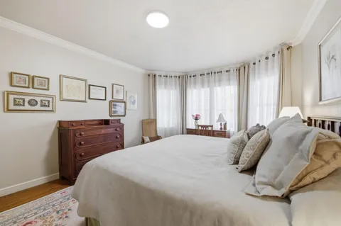 $4,300,000 | 901 Glen Way, Hillsborough, CA 94010