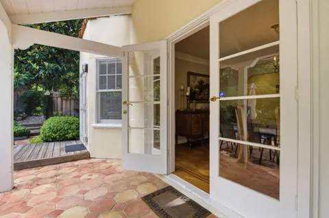 $4,300,000 | 901 Glen Way, Hillsborough, CA 94010