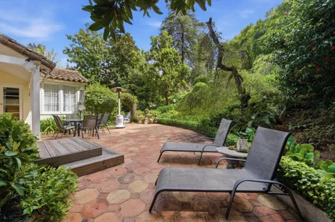 $4,300,000 | 901 Glen Way, Hillsborough, CA 94010