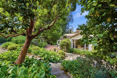 $4,300,000 | 901 Glen Way, Hillsborough, CA 94010