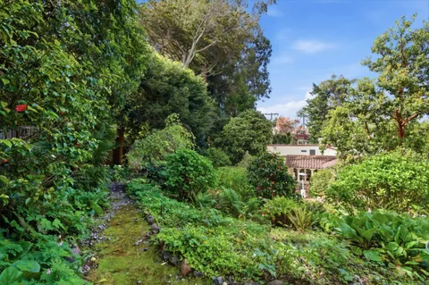 $4,300,000 | 901 Glen Way, Hillsborough, CA 94010