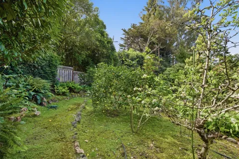 $4,300,000 | 901 Glen Way, Hillsborough, CA 94010