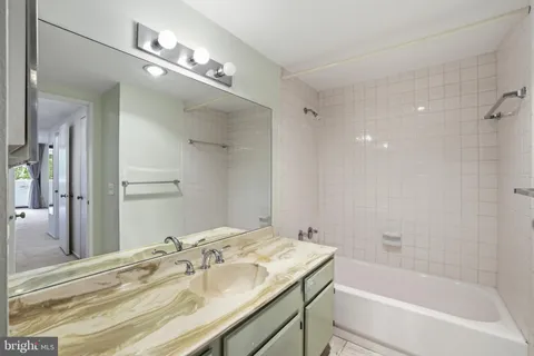 $314,900 | 6101 Edsall Road, Unit 502, Alexandria, VA 22304
