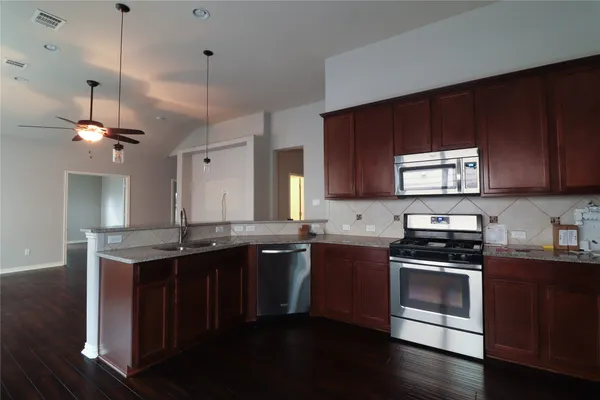 $2,100 | 528 Loma Cedro Bend, Leander, TX 78641