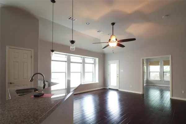 $2,100 | 528 Loma Cedro Bend, Leander, TX 78641